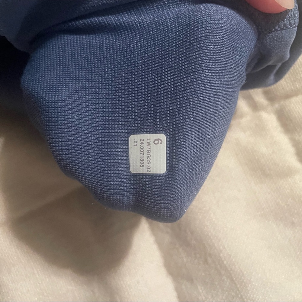 lululemon High Rise Align Shorts 6” - Picture 2 of 3